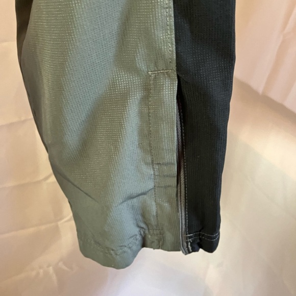 Red Henley Shirt and Gray Pants Set - Picture 11 of 16